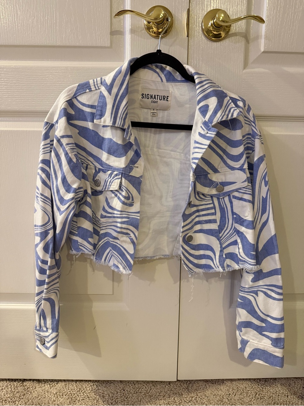 Signature Blue & White Cropped Patterned Denim Jacket